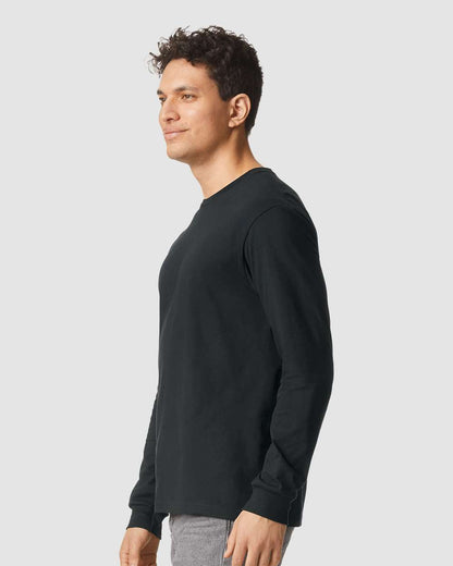 Gildan 64440CVC Unisex Softstyle® CVC Long Sleeve T-Shirt - Pitch Black - On Model Side