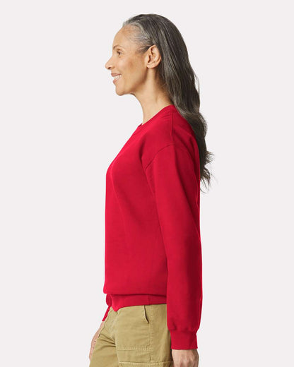 Gildan SF000 Unisex Softstyle® Midweight Crewneck Sweatshirt - Red - On Model Side