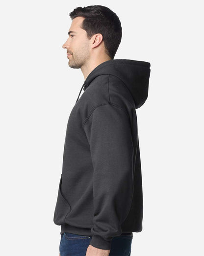 Gildan 18500 Unisex Heavy Blend™ Hooded Sweatshirt - Fan Charcoal Heather - On Model Side