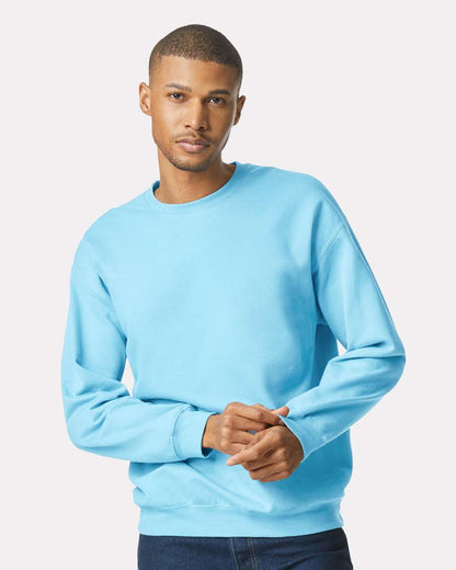 Gildan SF000 Unisex Softstyle® Midweight Crewneck Sweatshirt - Sky - On Model Front