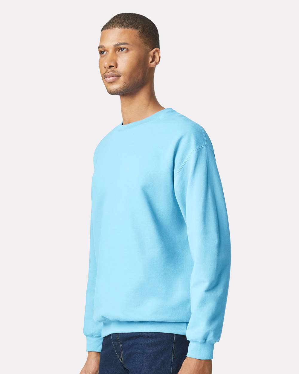 Gildan SF000 Unisex Softstyle® Midweight Crewneck Sweatshirt - Sky - On Model Side