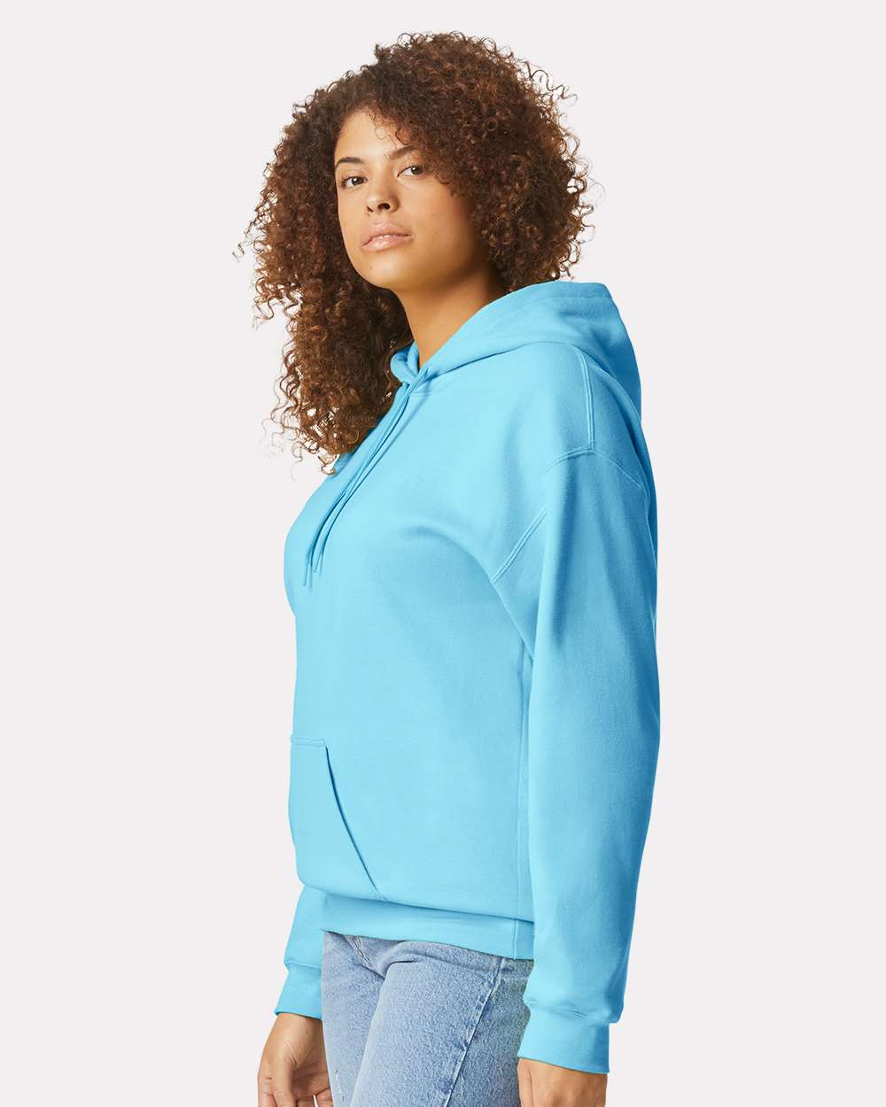 Gildan SF500 Unisex Softstyle® Midweight Hooded Sweatshirt - Sky - On Model Side