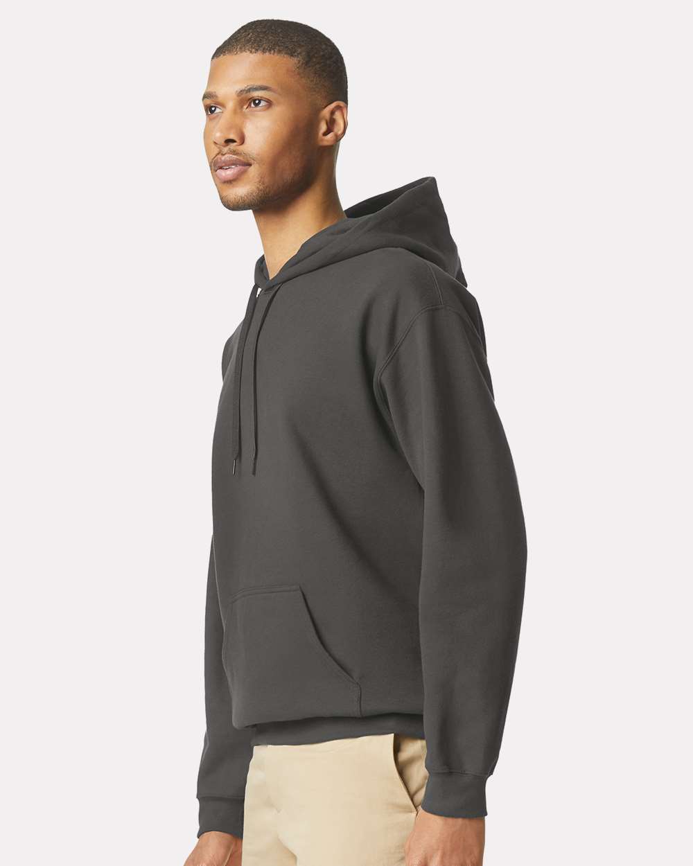 Gildan SF500 Unisex Softstyle® Midweight Hooded Sweatshirt - Smoke - On Model Side