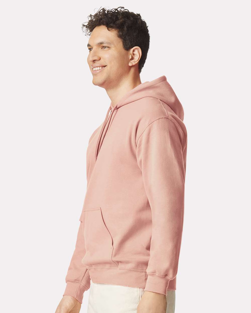Gildan SF500 Unisex Softstyle® Midweight Hooded Sweatshirt - Dusty Rose - On Model Side