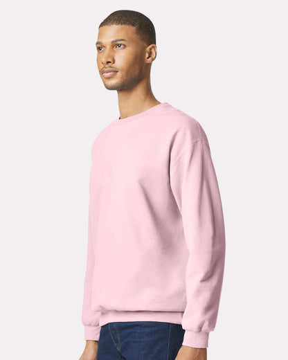 Gildan SF000 Unisex Softstyle® Midweight Crewneck Sweatshirt - Light Pink - On Model Side